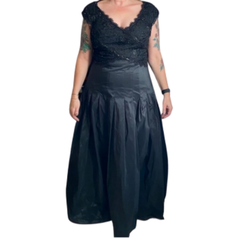 Tadashi Shoji Collection gown / evening dress 16 - Picture 3 of 14